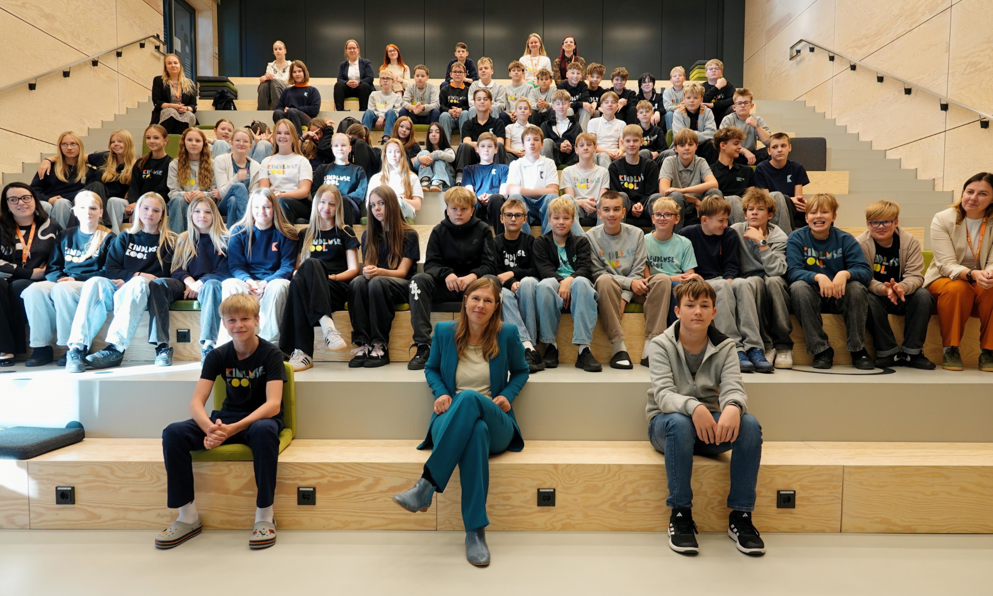 President Kaljulaid külastas Kindluse Kooli ja andis koolitunni pilootaasta fookusklassidele